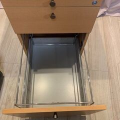 Garage fantoni//オフィス 木製ワゴン 3段 鍵・キャスター付 幅42 奥行55 高さ63cm（若干難あり）の画像