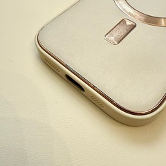 MagSafe対応 ゴールドラインiPhone 16proケースの画像