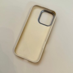 MagSafe対応 ゴールドラインiPhone 16proケースの画像
