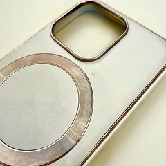 MagSafe対応 ゴールドラインiPhone 16proケースの画像