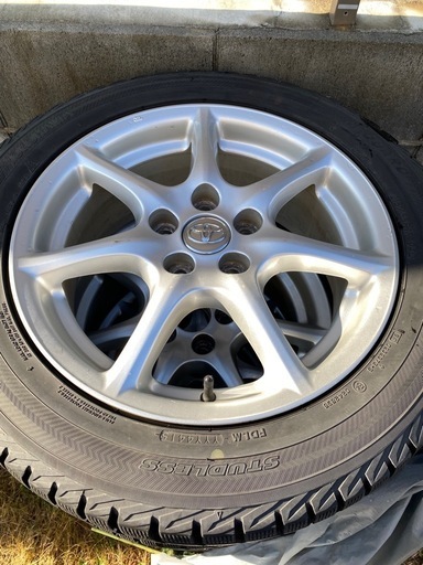 215/55R17スタッドレスタイヤ