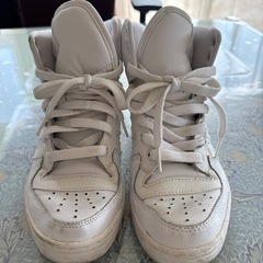 問合せ中）adidasレディーススニーカー　