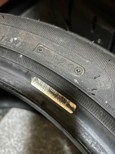 車　タイヤ　4本