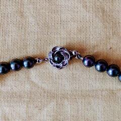 黒真珠風ネックレスの画像