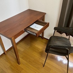 机と椅子【仕事にも勉強にも使えます！】の画像
