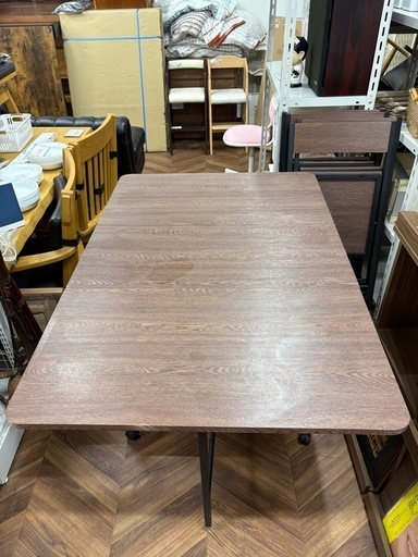 579 折りたたみダイニングテーブル　