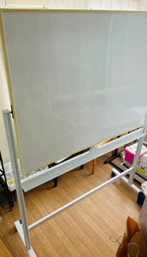 美品 ホワイトボード 脚付き キャスター付