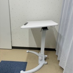 デスク テーブルの画像