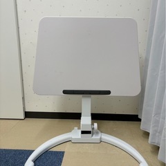 デスク テーブルの画像