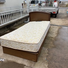 シングルベッド
