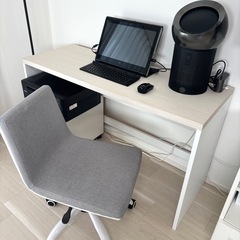 デスクとチェアー差し上げます！
の画像