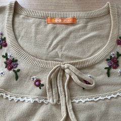 値下げ‼️【1着640円】花柄刺繍　薄手ニット　ピンク、クリームの画像