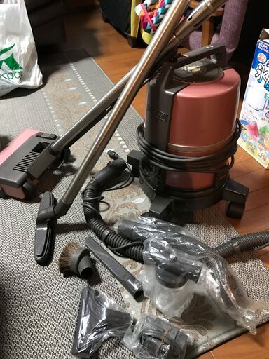 フランスベッド社の高級多機能掃除機