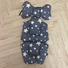 【取引中】メラビー ベビーカーシート グレー 星柄