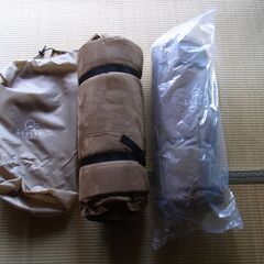 キャンプ、車中泊用敷マット　２個セット　８㎝厚　GROOVY