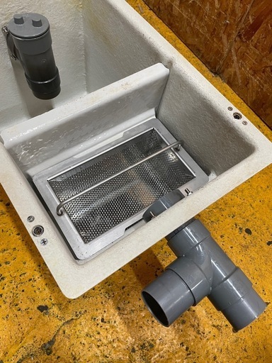 C(7081) 床置型 グリーストラップ GT-F 業務用 清掃 シンク下用 ターンロック式 取扱説明書付 前澤化成工業 厨房設備 厨