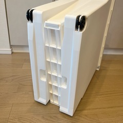 ニトリ　ゴミ箱　棚下でも使えるペダルペール　の画像