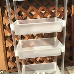 プラスティックワゴンの画像