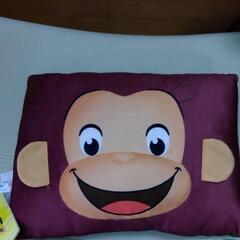 新品タグ付き おさるのジョージ枕の画像