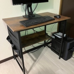 【値下げ交渉可】PCデスク