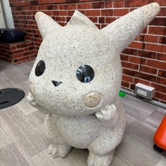 人気キャラの石像