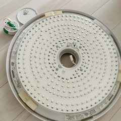 【取引中】 HITACHI LEDシーリング（調色・調光機能付き）リモコン付き （LEC-AH1000B）の画像