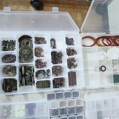 手芸用品大量まとめ売り ボタン/ビーズ/金属/レジン の画像