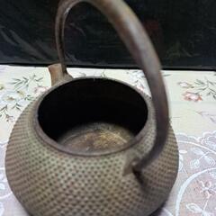 小さな鉄瓶　古物　骨董品の画像