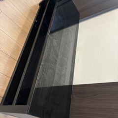 【無料】テレビ台(ガラス製) おしゃれです。