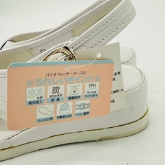 【新品未使用】ナースサンダル ホワイト スリングバックサンダルの画像