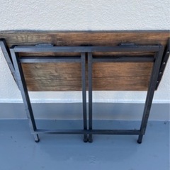 折り畳みデスクの画像