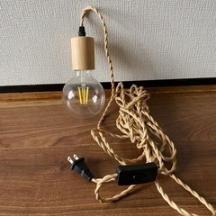 電気(ライト)の画像