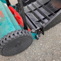 5/13 値下げ🍃お買い得🍃手動式芝刈機🍃BOSCH ボッシュ AHM38C🍃草刈り機 草払い機 農具 農機具 農業機械 ガーデニング 畑 庭いじり🍃の画像
