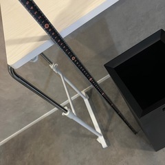 昇降式テーブルとゴミ箱譲りますの画像