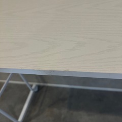 昇降式テーブルとゴミ箱譲りますの画像