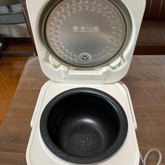 3合炊き炊飯器の画像