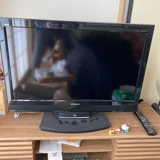 32インチテレビ　Blu-ray内蔵