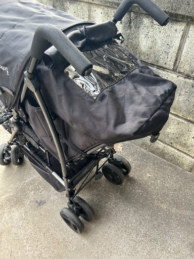 Kinderwagonの二人乗りベビーカー
