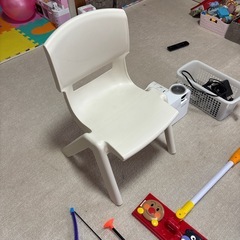 プロジェクター、オモチャ、子供用椅子、ドライバー、傘の画像