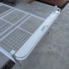 【汚れあり】ニトリ　パイプベッド　コンセント付き　の画像