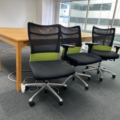 伸長伸縮可能オフィス用机3つ 3/25希望