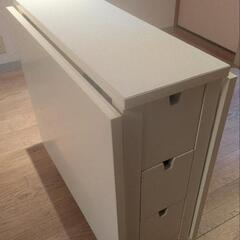 IKEA　テーブル(お話中)