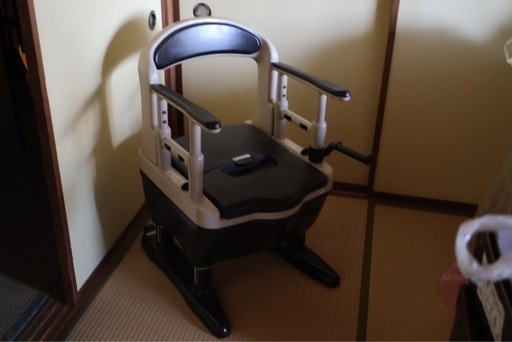 未使用　組立済み　ポータブルトイレ