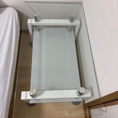 ガラスガラステーブルの画像