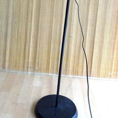 IKEA TÅGARP トーガルプ フロアアップライト 電気 照明 スタンドライト 電球色の画像