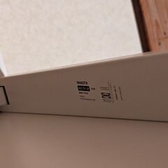 イケア IKEA 白い テーブル 金属 幅調整できるタイプの画像