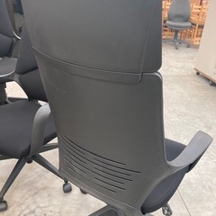 【中古オフィス家具在庫多数】中古美品 オフィスチェア ハイバック ゲーミングチェア パソコン ワークチェア ファブリック ブラック 事務椅子　検)事務机　オフィスチェア　ロッカー　ミーティングテーブル　応接ソファ 店舗 事務所 什器　美品多数　格安の画像