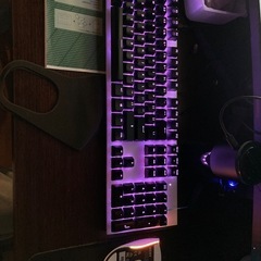 NZXTキーボードとマウス