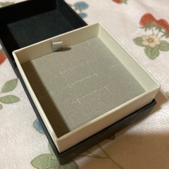無料❗️ツツミ　ピアスイアリング化粧箱の画像