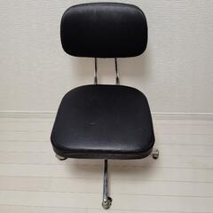 イス　※高さ調整不可　傷・汚れあり